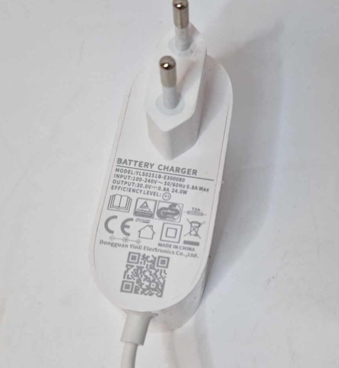 LADOWARKA-DO-ODKURZACZA-Dreame-T10-biala-EAN-GTIN-6973734687196